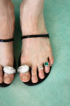 Caprice Crystal Toe Ring Emerald