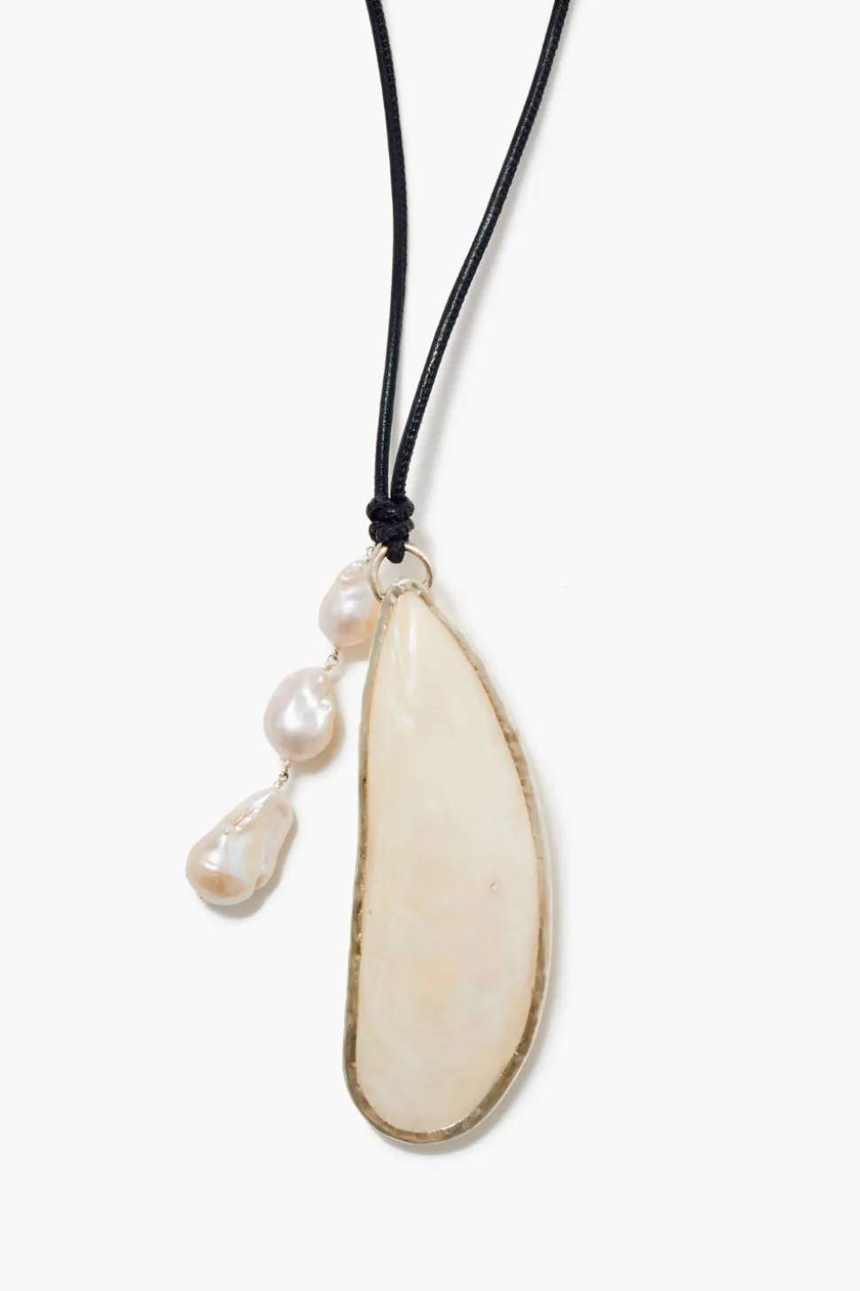 Moule Charm Necklace White MOP