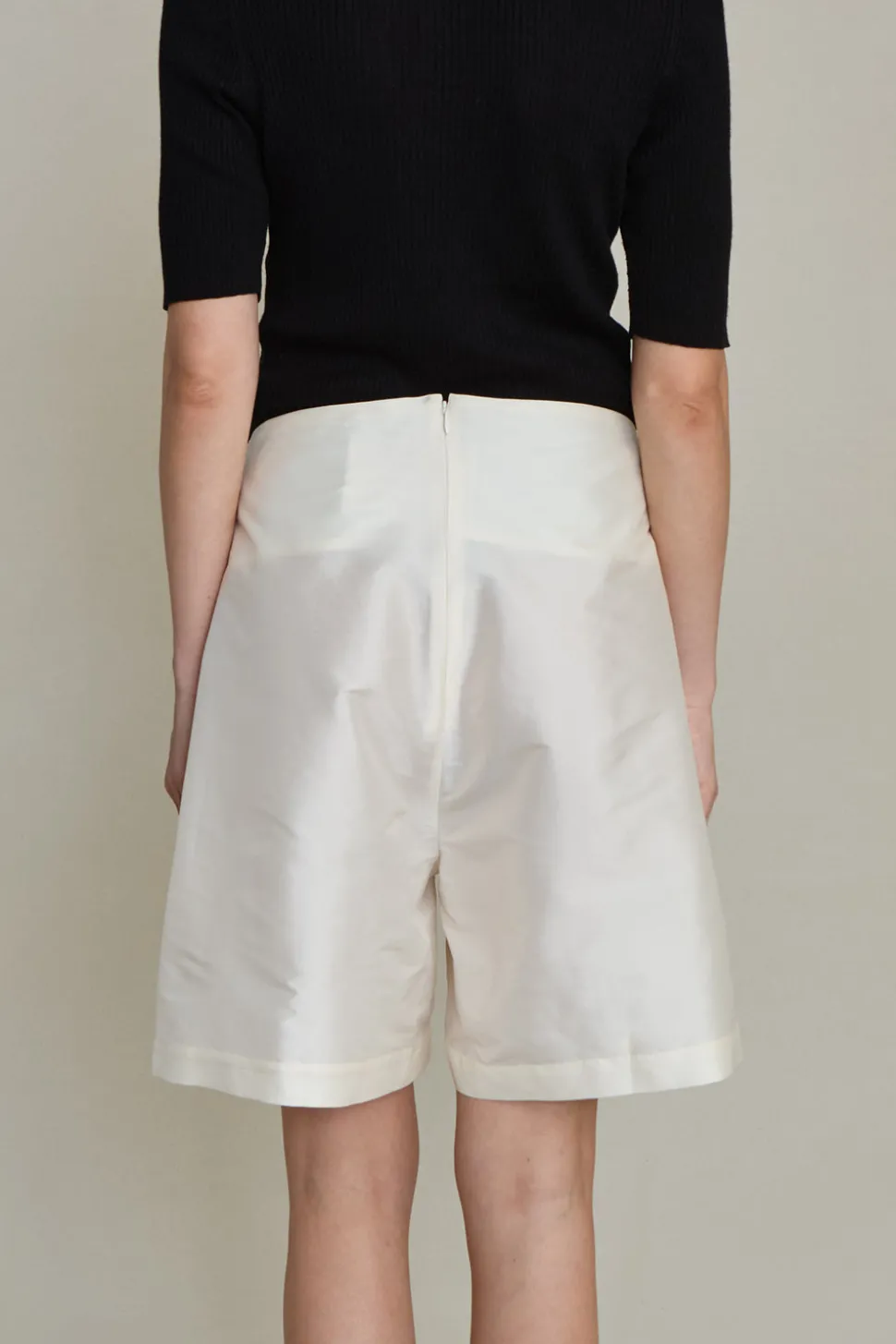 Techno Taffeta Long Shorts Pearl